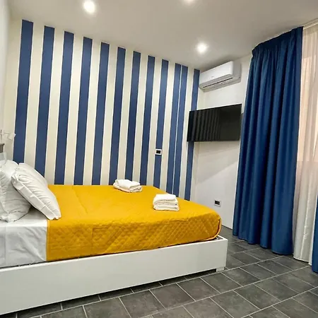 Yacht Club Angioino Guest house
