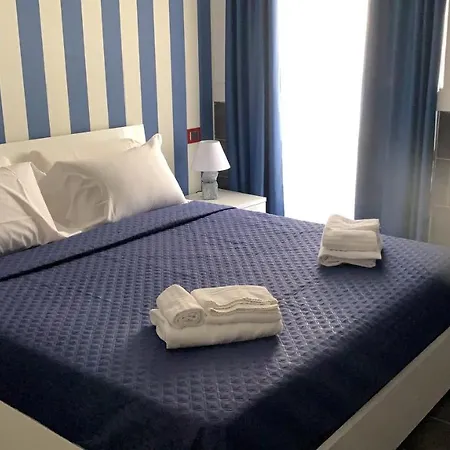 Yacht Club Angioino Guest house