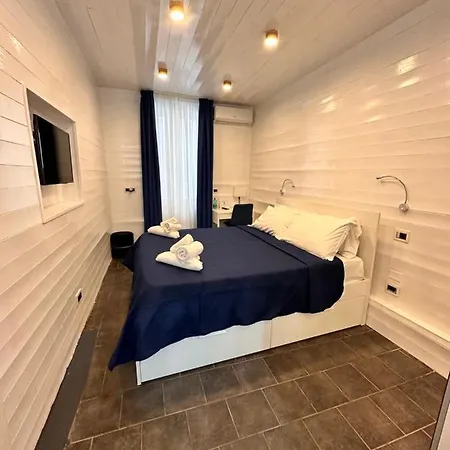 Yacht Club Angioino *
