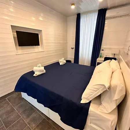 Yacht Club Angioino Guest house
