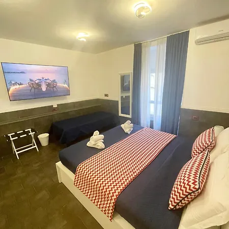 Yacht Club Angioino Guest house *