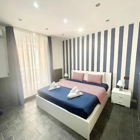 Yacht Club Angioino Guest house