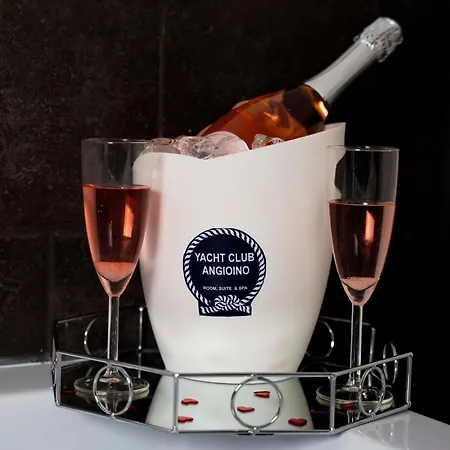 Yacht Club Angioino Νάπολη