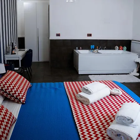 Yacht Club Angioino Guest house