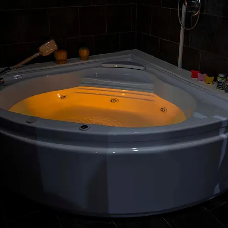 Yacht Club Angioino 4*