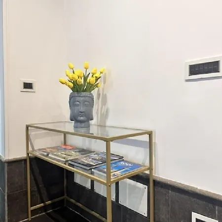 Yacht Club Angioino Πανσιόν 4*