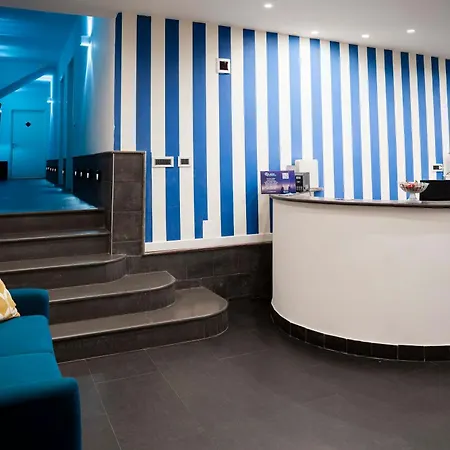 ゲストハウス Yacht Club Angioino *